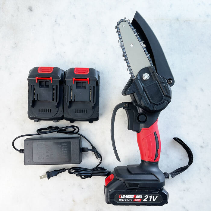 Factory Wholesale 6 Inch Mini Cordless Chainsaw 2000mAh Battery Powered